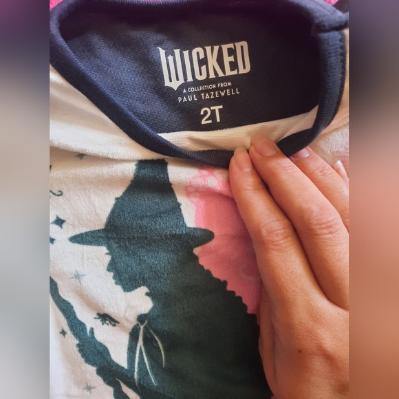 Pink and Green Wicked Pajama Set with Socks💚🩷 - Picture 4 of 8